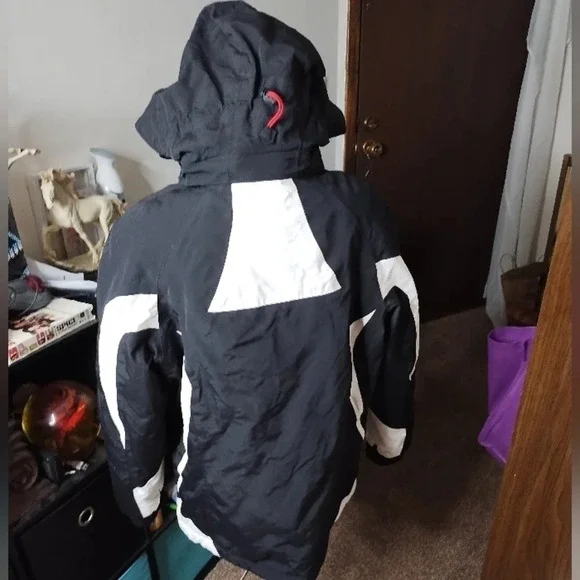 Like New Women's Calvin Klein Performance Winter Jacket - Picture 9 of 9